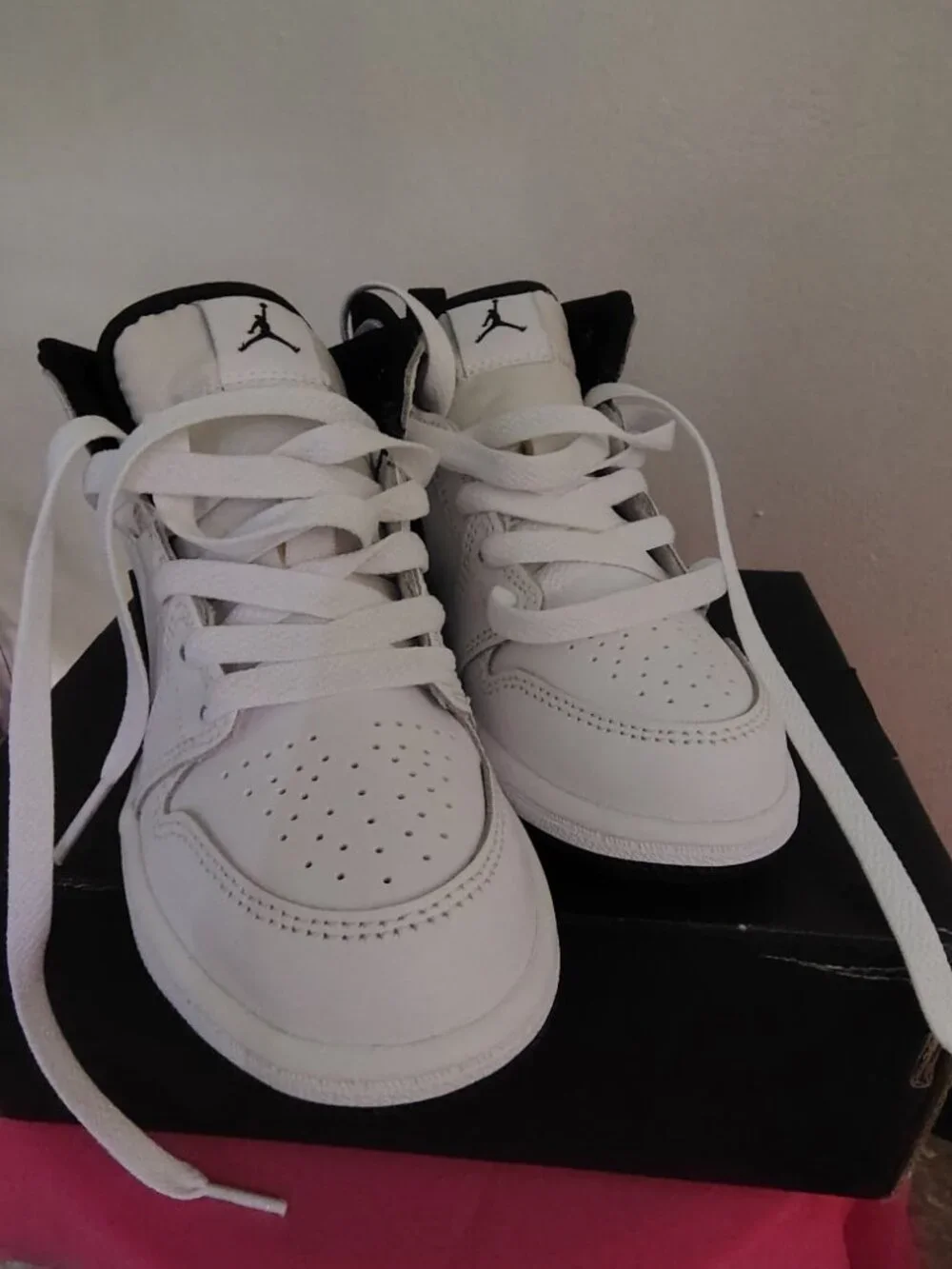 Kids sneakers